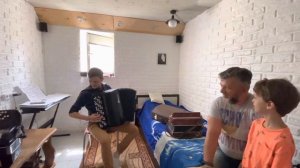 «Московский извощик» игра на баяне. Удивительное знакомство, это просто супер👍