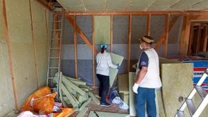 Брак в утеплителе Техноакустик или что-то другое? Вырезаем проемы в ОСП. Утепляем перегородки