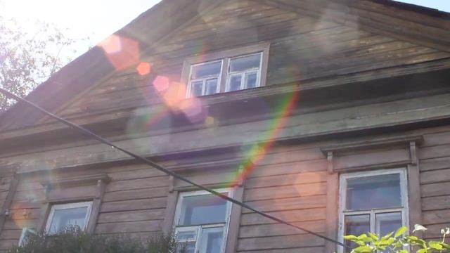 Фронтон дома со стороны двора MVI 6312 смотреть онлайн