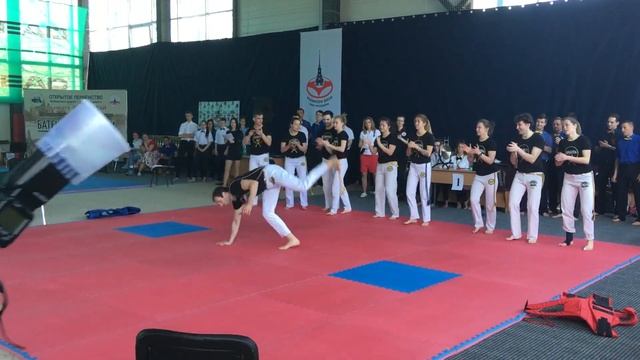 Show Capoeira - Шоу Капоэйра на турнире по Карате смотреть онлайн