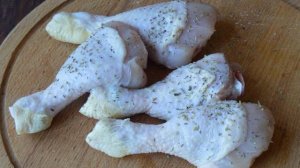 Куриные голени жареные на сковороде с луком