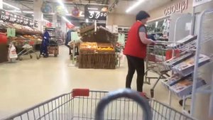 вызвали на подработку парковщик тележек