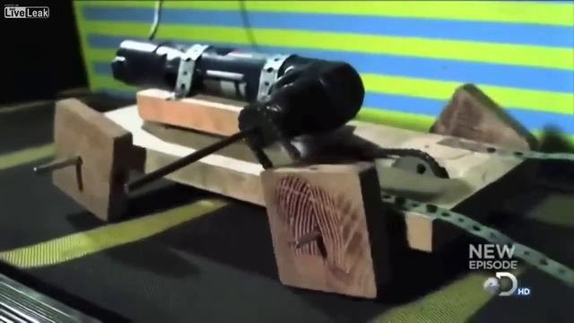 Машина с квадратными колесами