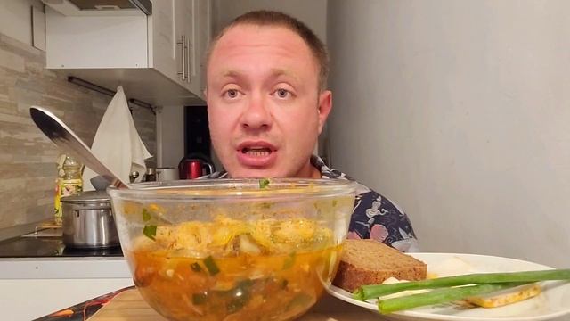 МУКБАНГ. ОБЖОР. БОРЩ НА РЁБРЫШКАХ + САЛО С ЧЕСНОКОМ. смотреть онлайн