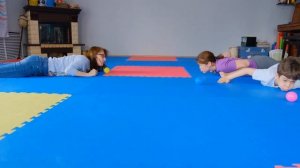 Активные игры для дома с ребенком