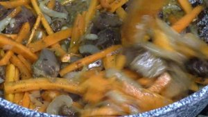 Фасоль красная в томатном соусе с мясом по принципу Плова. Рецепт для мужиков.mkv