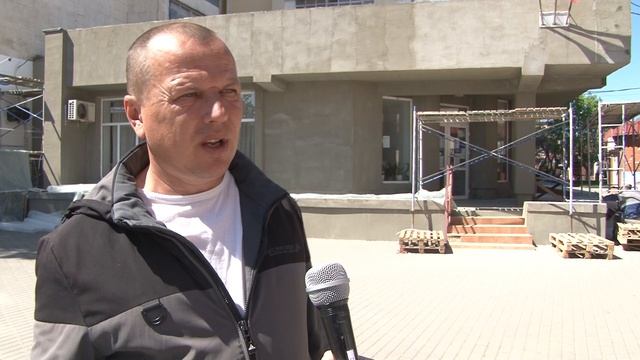 В САКАХ ПРОДОЛЖАЕТСЯ КАПРЕМОНТ МКД (26.04.2023г.)
