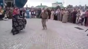Ловзар 2015 чеченец красиво танцует