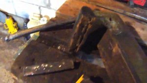 Подставка под тиски