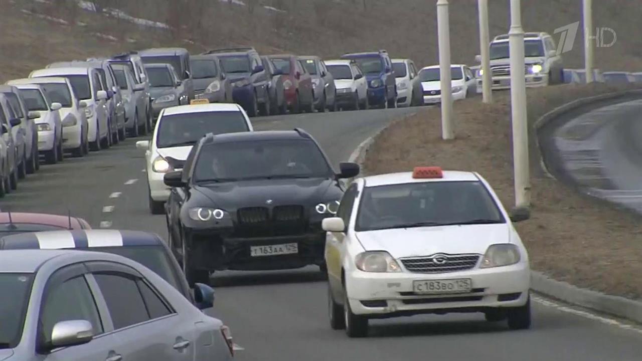 На острове Русский женщина-водитель сбила несколько человек на пешеходном переходе
