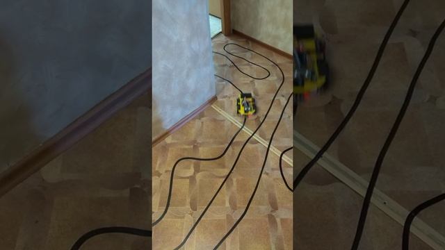 Машинка на Arduino. Движение по линии. Адаптированная программа смотреть онлайн