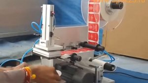 Этикетировочная машина LT-60 для плоских поверхностей.