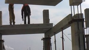 Сборно-монолитный каркас. Монтаж плиты перекрытия