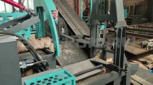 Процесс получения дров из бревен с помощью дровокольной линии ДЛН 450