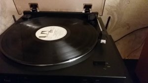 Проигрыватель винила Denon DP-200 USB fully avtomatik turntable system