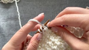 ПРОСТАЯ ШАПКА СПИЦАМИ ЗА ОДИН ВЕЧЕР УЗОРОМ РИС (ПУТАНКА) l Мастер-класс