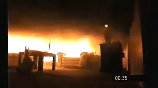 Как сгорает квартира от одной новогодней елки 1 смотреть онлайн