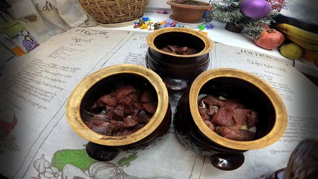 Мясо в горшочках ? секрет мягкой и сочной говядины, Говядина в горшочках с грибами и сметаной!