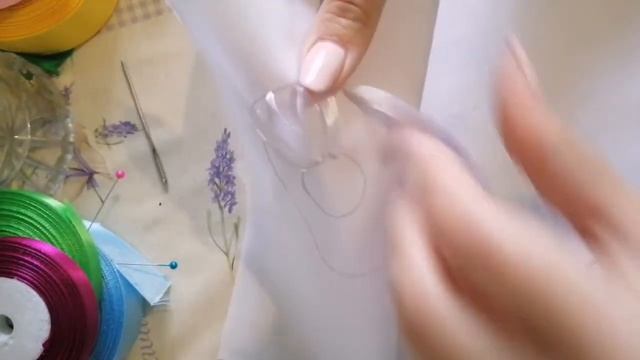 Як почати вишивати стрічками? Перші кроки. Ромашка смотреть онлайн