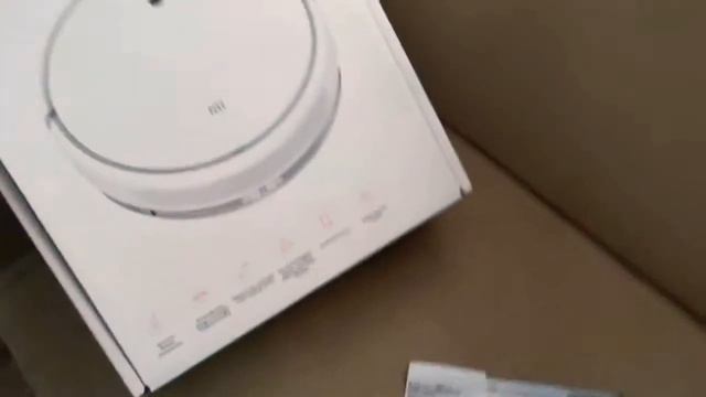 Робот пылесос Xiaomi Mi Robot Vacuum смотреть онлайн