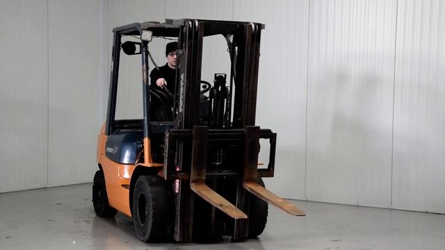 CD08 Toyota 02-7FD25; year 2000 смотреть онлайн