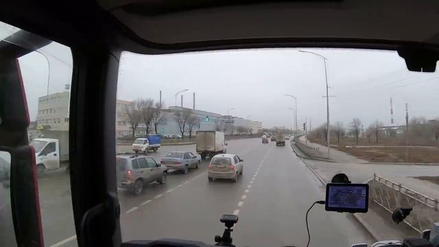 $345 Scania S500 Пол дня доехать до загрузки))) Через Продольные улицы Волгограда... смотреть онлайн