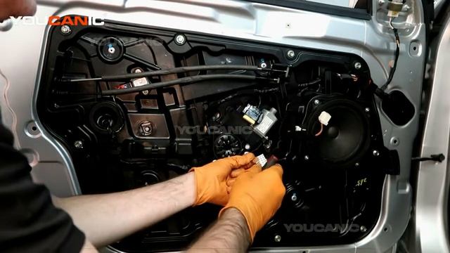 2011-2013 Hyundai Sonata Hybrid - Power Window and Side Mirror Switch Replacement смотреть онлайн