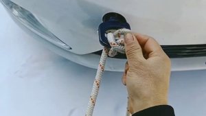 Как закрепить при буксировке авто веревку