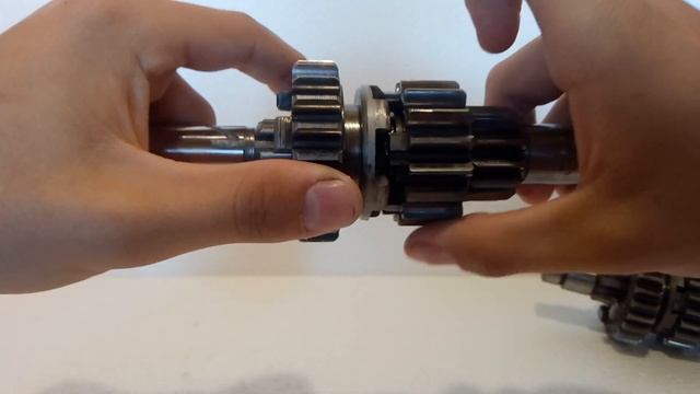 ПОЧЕМУ ВЫЛЕТАЕТ 2 ПЕРЕДАЧА НА МОТОЦИКЛЕ ИЖ ПЛАНЕТА 5 #иж #планета #кпп смотреть онлайн