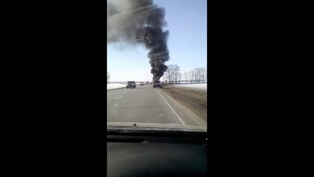 На Алтае на Чуйском тракте сгорел пассажирский автобус смотреть онлайн