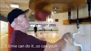71-летний старик работает на пневмогруше!