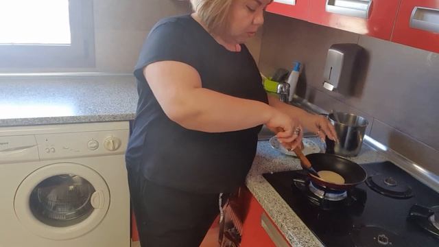 Требует документы. звонил адвокат.
