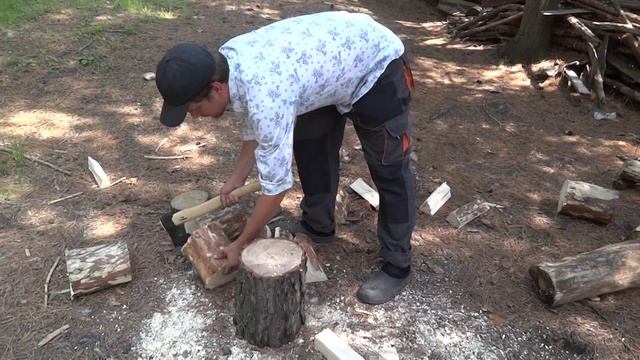 Колка дров топорм Бобр смотреть онлайн