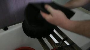 Разборка покрышки от снегоуборщика