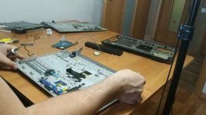 Разбираю Samsung rv511. Замена клавиатуры, матрицы и чистка системы охлаждения