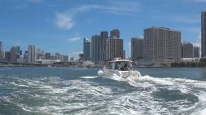 Miami Yachts and Boats - Miami River to Haulover Beach - Cruise the Intracoastal - 4K