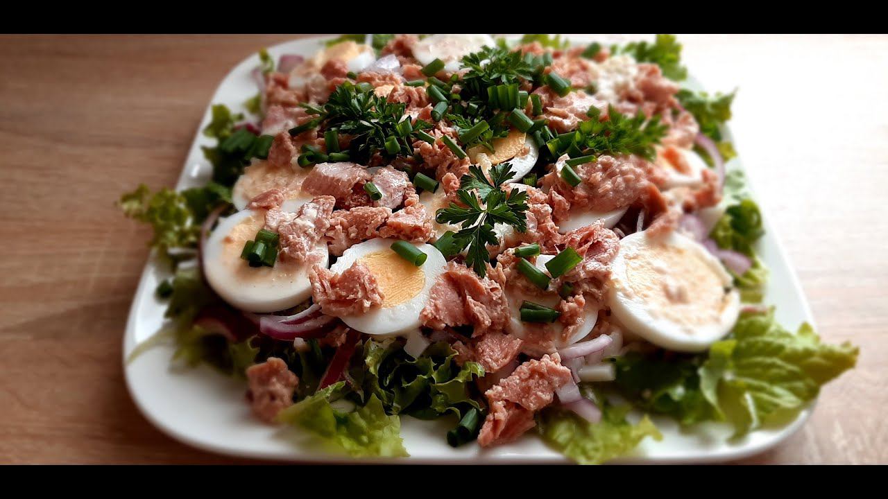 Салат с тунцом и кальмарами. Красивый салат с насыщенным вкусом!