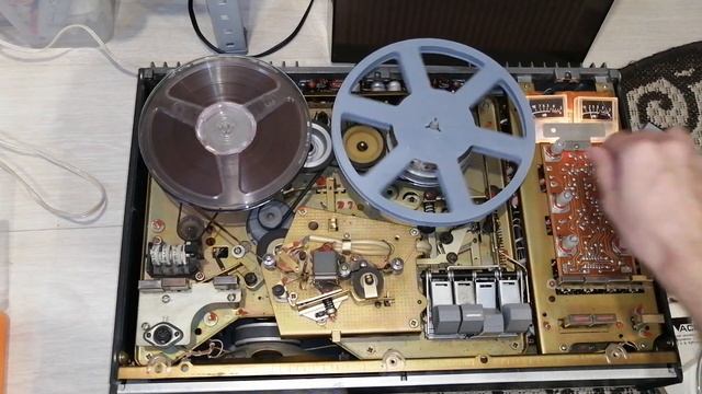 ELFA 201-3 STEREO катушечный магнитофон. Под ремонт для заказчика смотреть онлайн