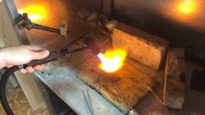 Плавка латуни бензиновой горелкой Милабо