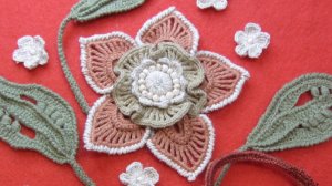 Красивый цветок клематиса крючком. Вяжем вместе онлайн ирландское кружево легко и просто.