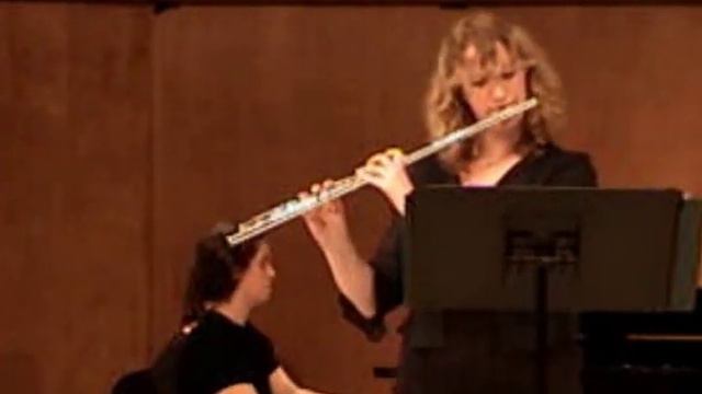 Hindemith Flute Sonata (Mov. 4) Featuring Emily Moore смотреть онлайн