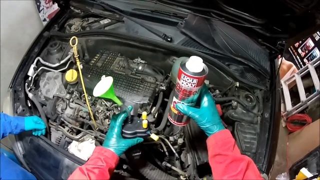 Substituir filtro de gasóleo - Renault Clio 1.5DCI de 2001 a 2006 смотреть онлайн