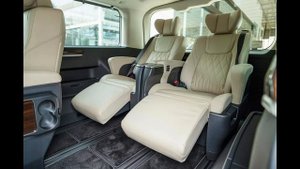 TOYOTA GRANVIA 2023