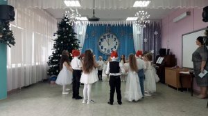 Новогодний хоровод (подготовительная группа)
