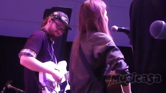 Guitarras acusticas Gibson guitars con Ciera MacKenzie band Gibson Montana Songwriter Studio Cuta смотреть онлайн