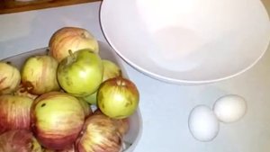 Яблочные оладьи.