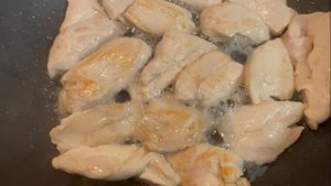 ВКУСНЫЙ УЖИН за считанные минуты :-) Нежное КУРИНОЕ ФИЛЕ с ПОМИДОРАМИ и ШПИНАТОМ в сливочном соусе
