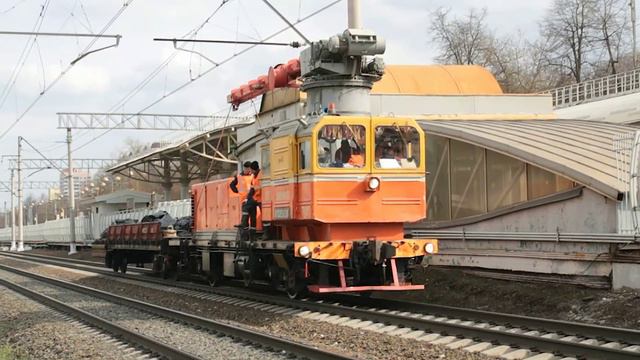 "Субботник мотовоза!" Мотовоз МПТ4-513 собирает мусор с перегона. смотреть онлайн