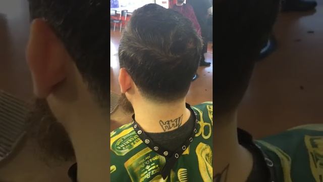 # 3 Wahl on sides, tapper in the back, Uppercut Delux like haircut!!! смотреть онлайн