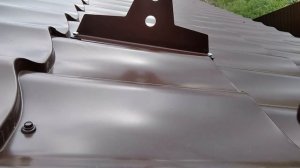 Недорогие снегозадержатели из леруа мерлен, установка.